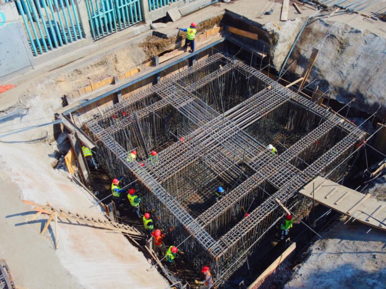 Construcción del puente vehicular ubicado en Periférico Sur y Canal Nacional, Del. Xochimilco, CDMX