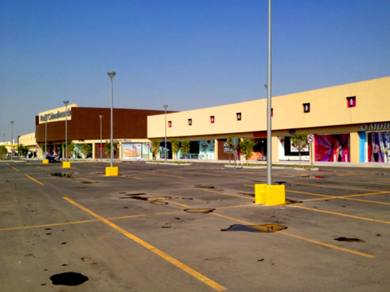 Construcción del centro comercial Plaza Chimalhuacán, en el Estado de México​