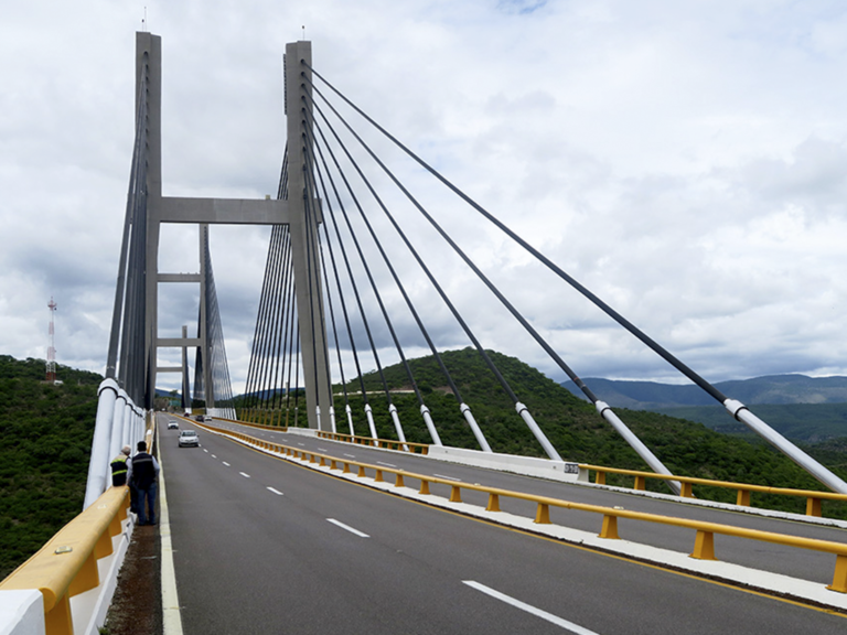 Inspección visual en estructuras de tipo especial en puentes ubicados en la autopista Cuernavaca - Acapulco