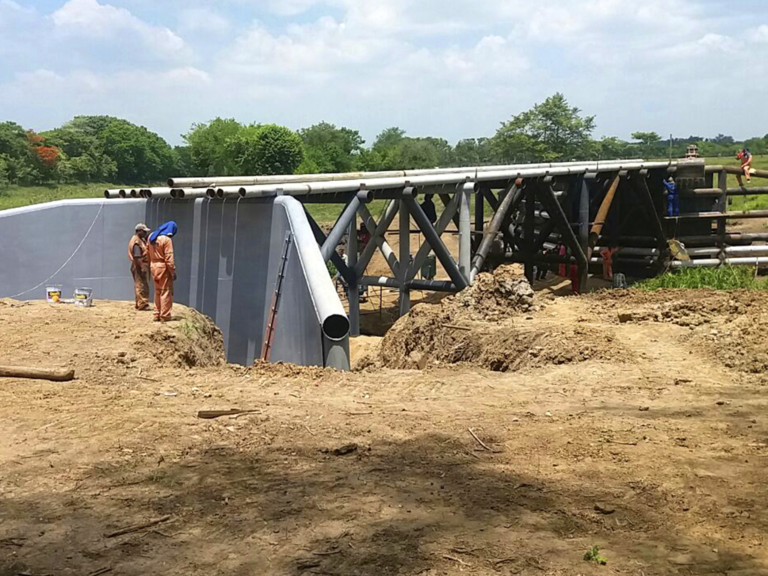 Construcción de un puente sobre el Dren Colector A, en los municipios de Cárdenas y Huimanguillo, Tabasco​